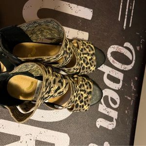 Super comfy heels brand new